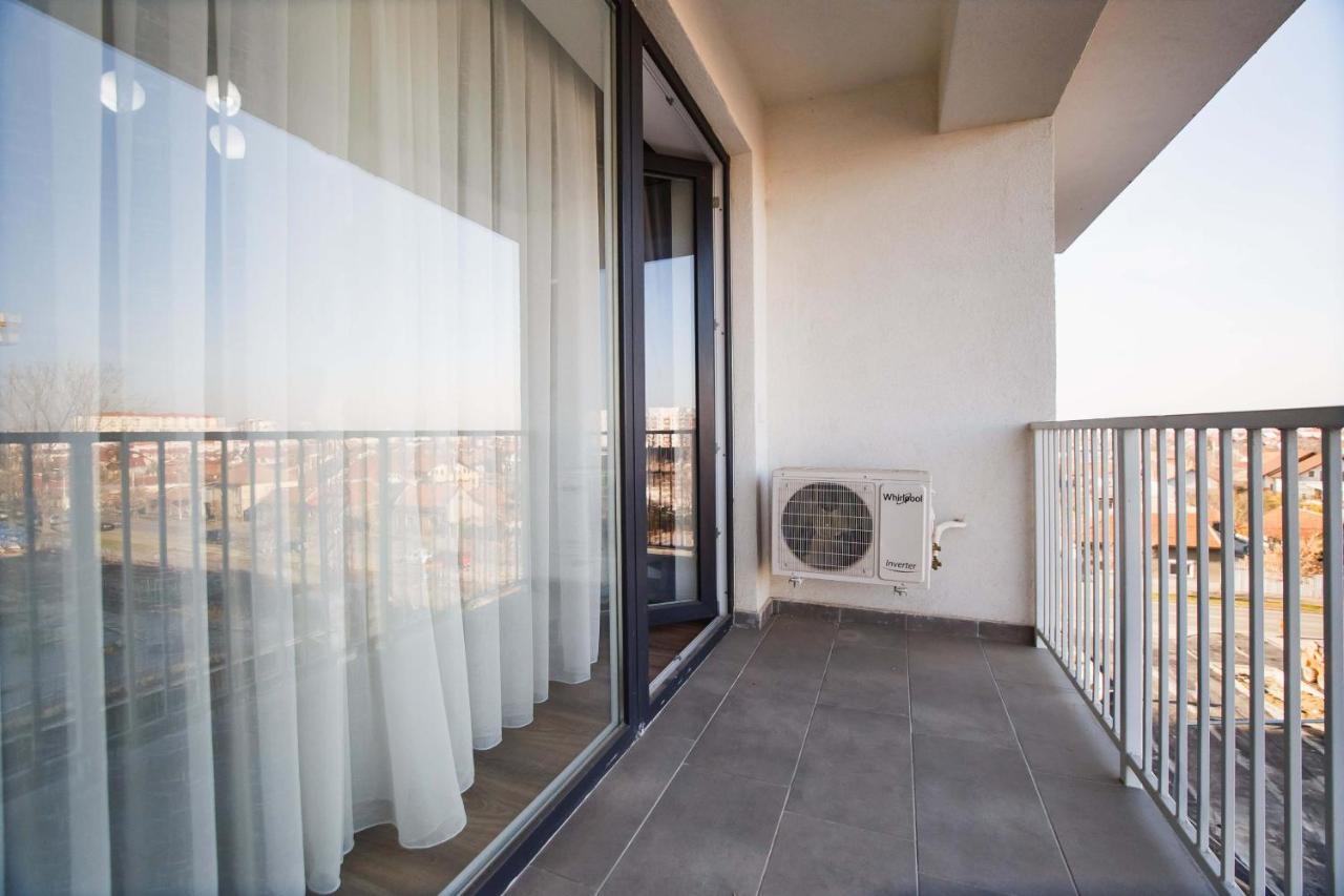 Bright & Elegant Central Apartment Oradea Bagian luar foto