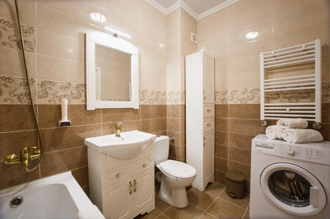 Bright & Elegant Central Apartment Oradea Bagian luar foto