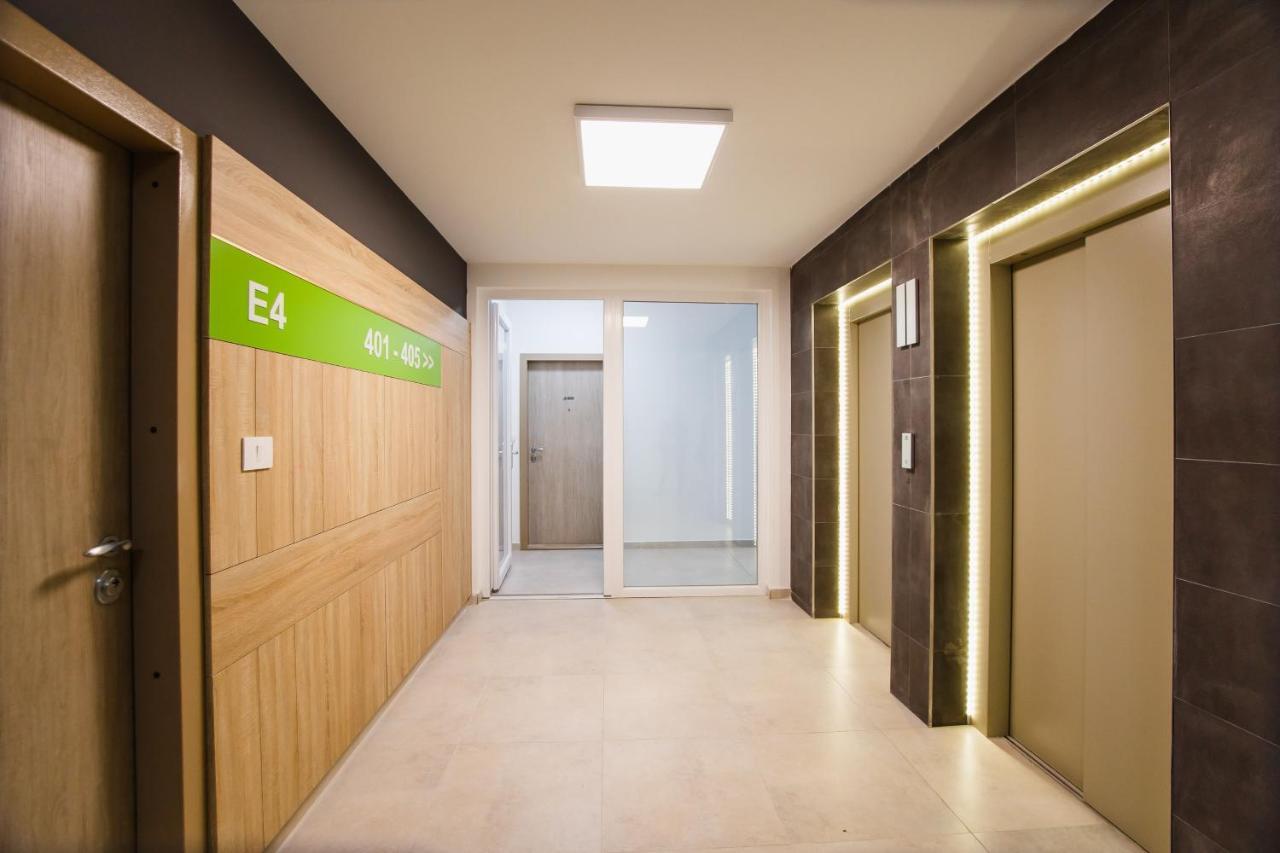Bright & Elegant Central Apartment Oradea Bagian luar foto