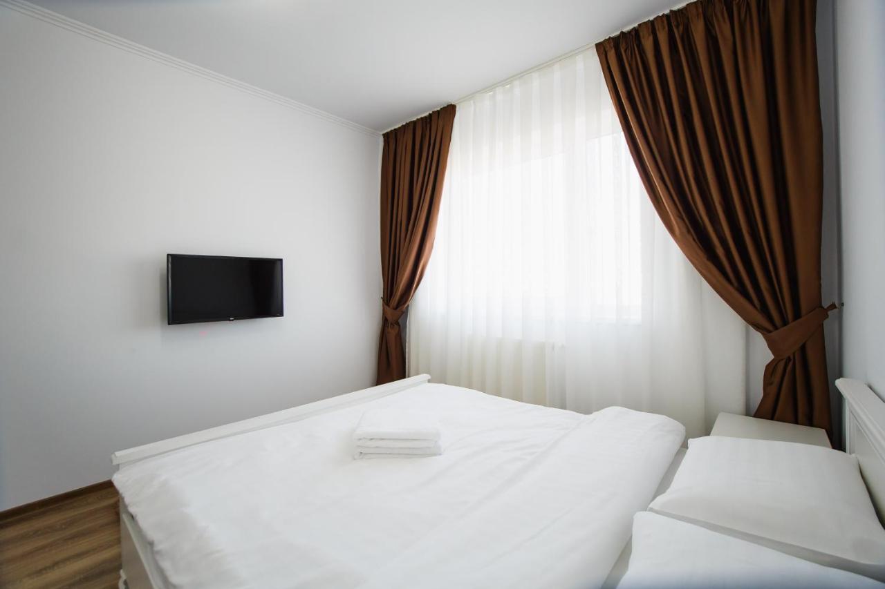 Bright & Elegant Central Apartment Oradea Bagian luar foto