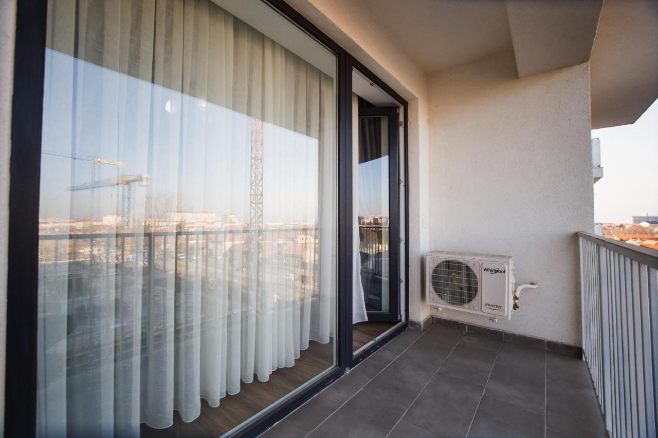 Bright & Elegant Central Apartment Oradea Bagian luar foto
