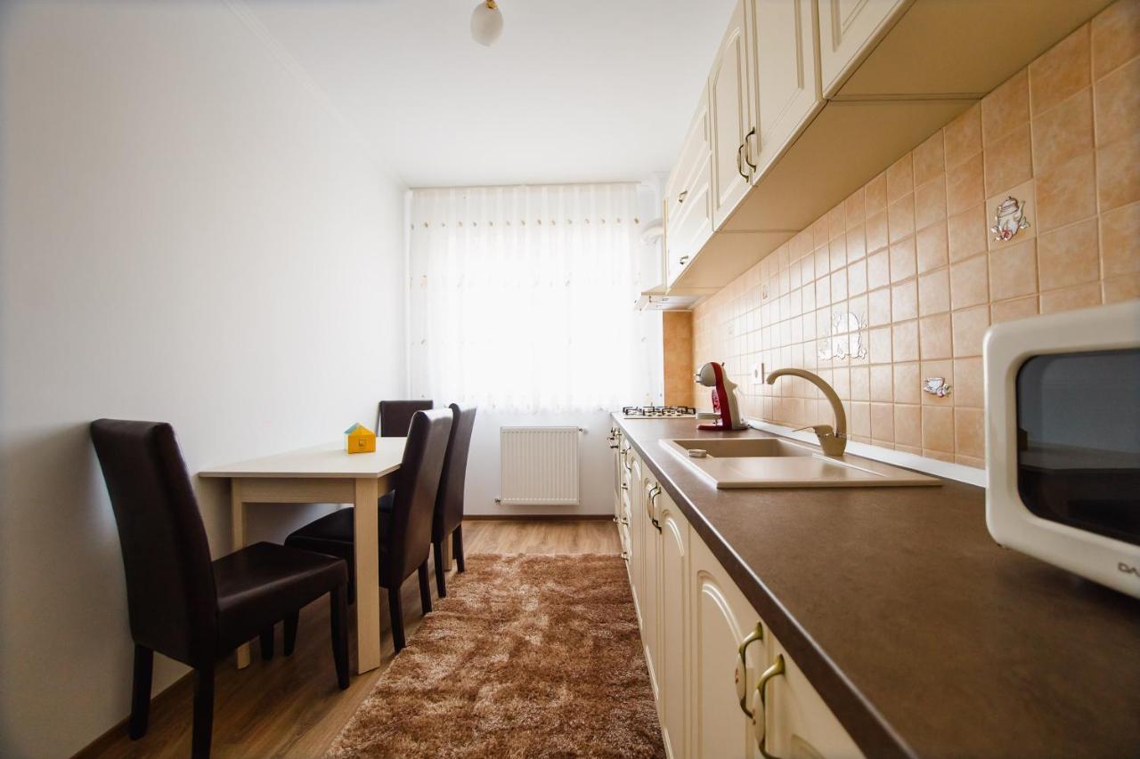 Bright & Elegant Central Apartment Oradea Bagian luar foto